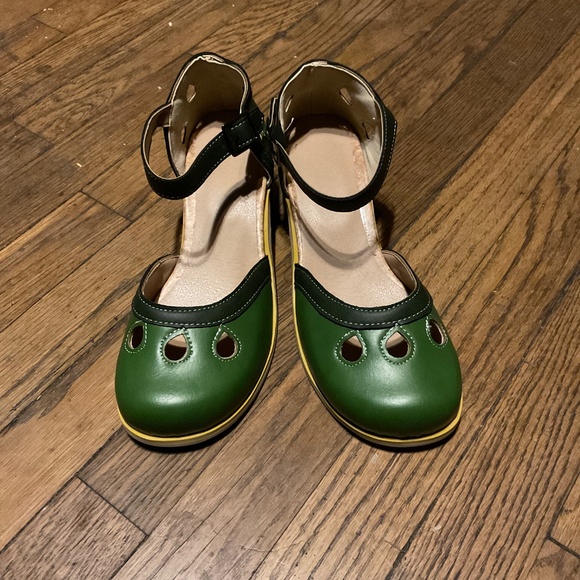 Fria 6.5-7 Two tone green low-heeled sandals - Picture 3 of 7